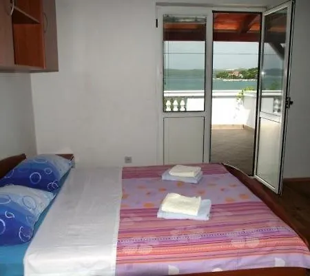 In With Seaview, Terrace, Air Condition, Wifi Апартаменты Пашман