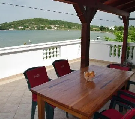 In With Seaview, Terrace, Air Condition, Wifi Пашман
