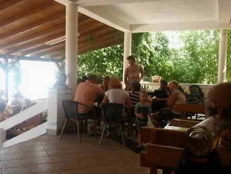 In With Seaview, Terrace, Air Condition, Wifi Апартаменты